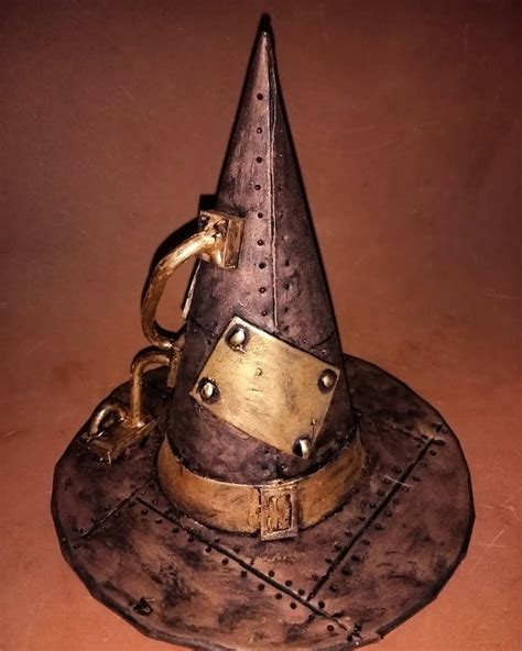 Any idea where i can get my hands on a witch hat